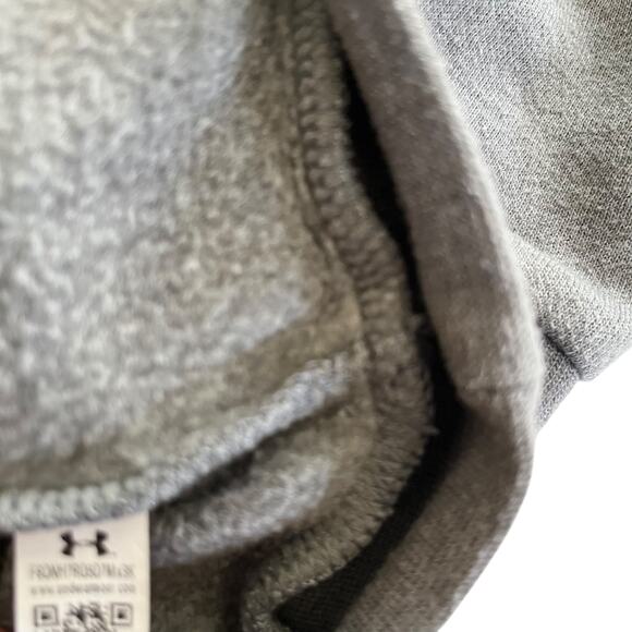 Under Armour Boys Gray Crewneck Sweatshirt size YXS - Picture 5 of 6